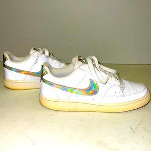 NIKE COURT VISION LOW SPECIAL EDITION SNEAKERS